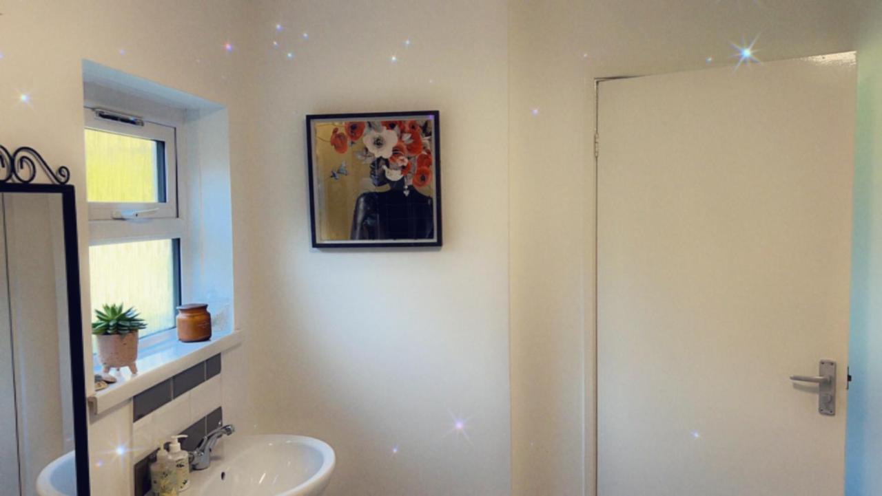Stay In Woking With Benita Horsell Экстерьер фото